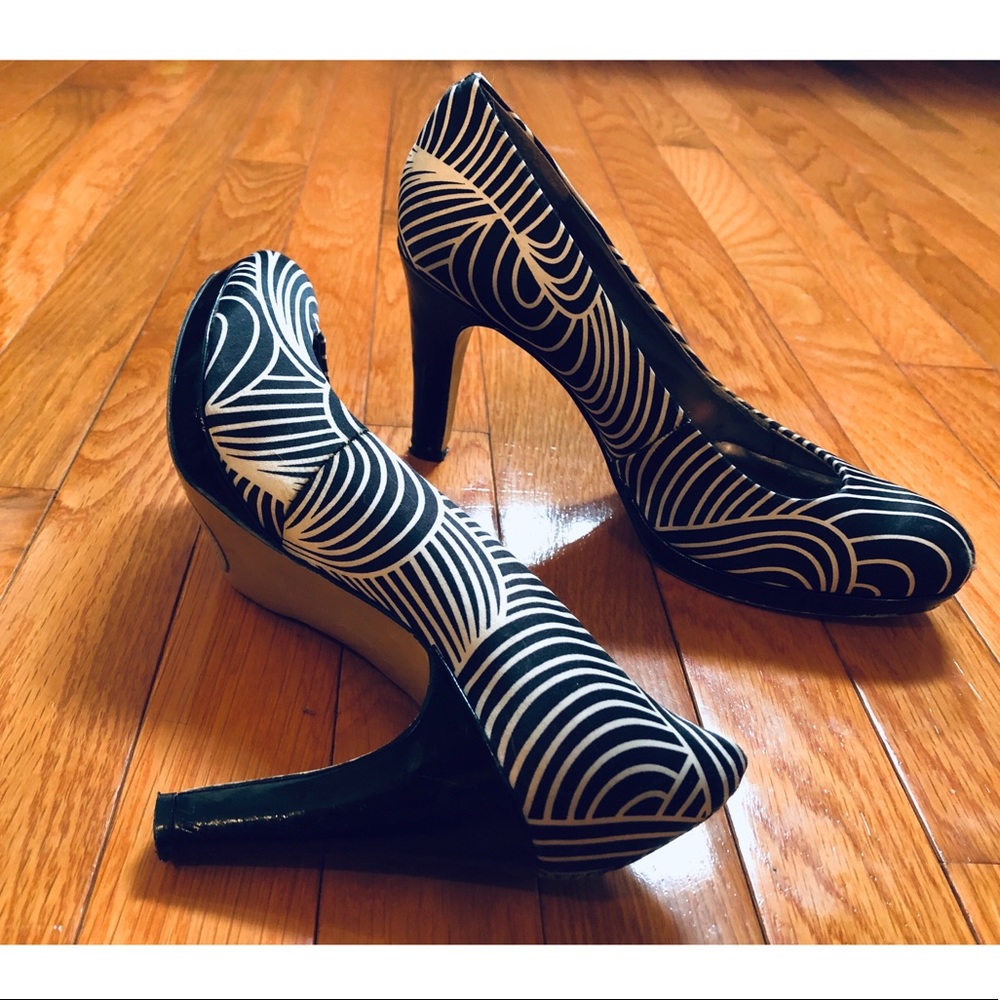 BLACK & WHITE HEELS 👠